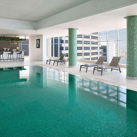 Hotel Element By Westin West Bay Doha Exterior foto The swimming pool at the hotel