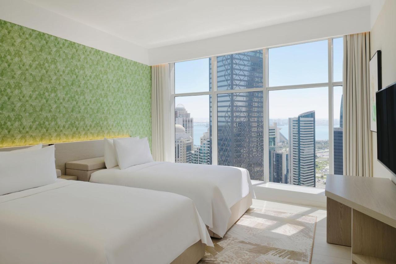 Hotel Element By Westin West Bay Doha Exterior foto A guest room at the hotel
