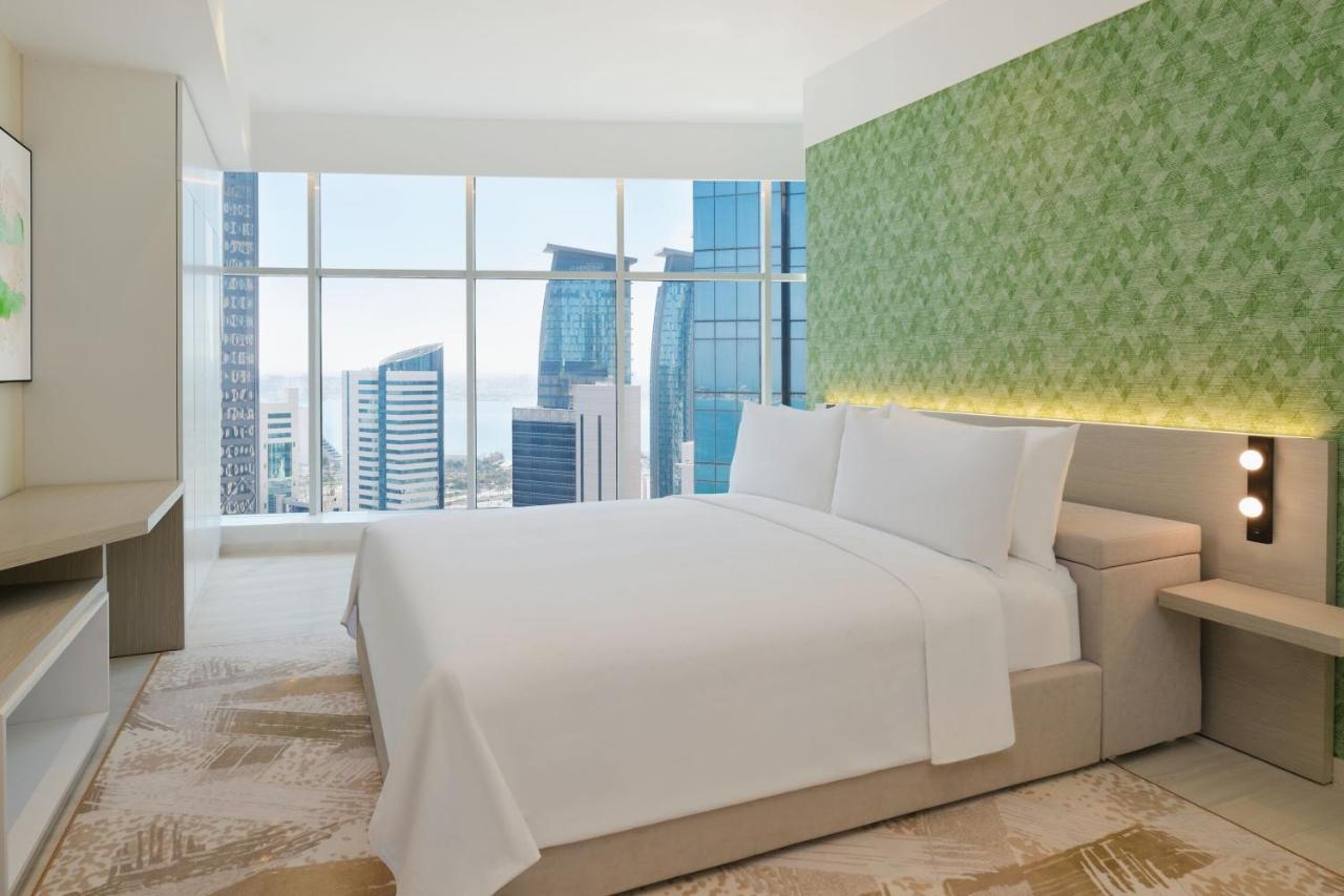 Hotel Element By Westin West Bay Doha Exterior foto A bedroom at the hotel