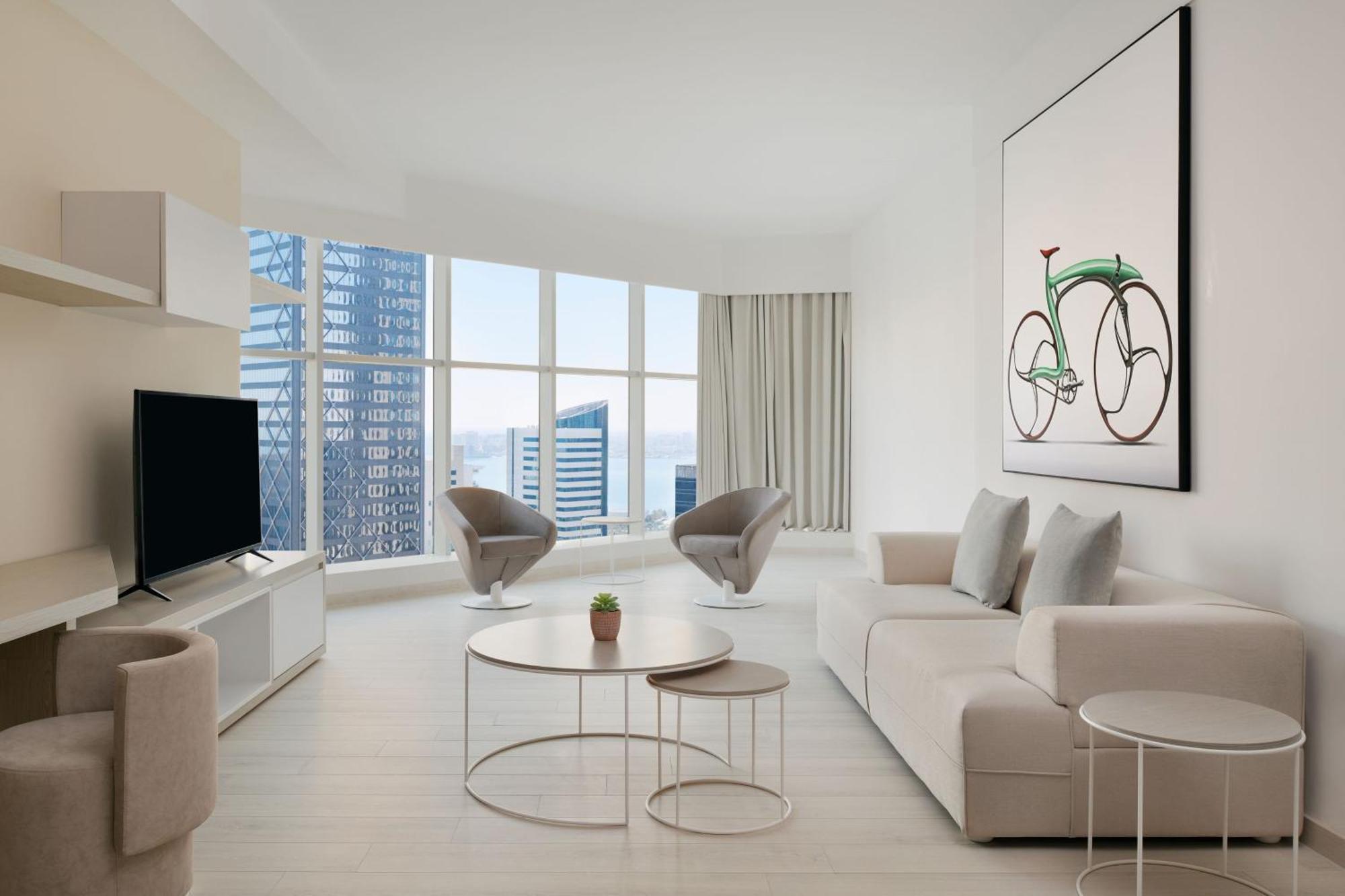 Hotel Element By Westin West Bay Doha Exterior foto A living room in a condominium